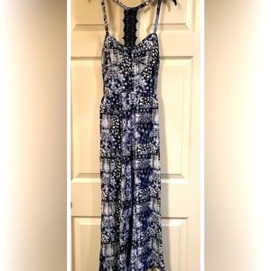 No Boundaries Junior’s Foam Cup White & Blue Floral Print Romper Jumpsuit Size M
